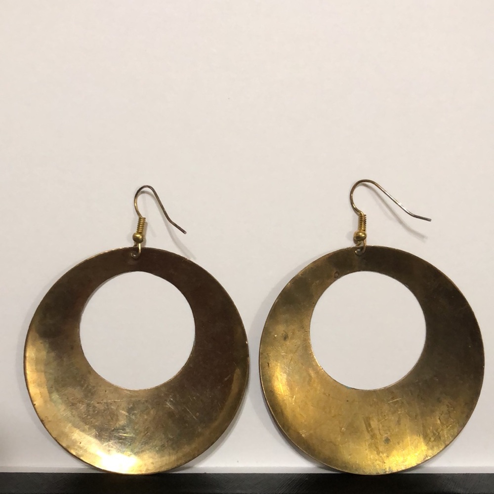 Vintage Metal Painted Earrings in Gold and Turquoise Design - Picture 12 of 14